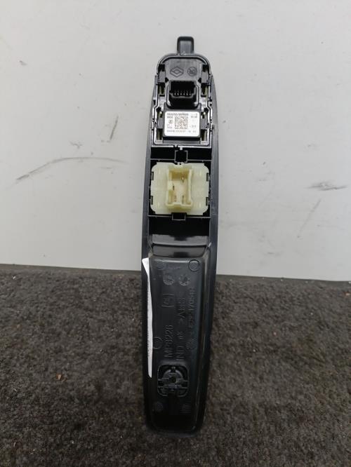 Image Interrupteur de leve vitre avant gauche - RENAULT ZOE 2