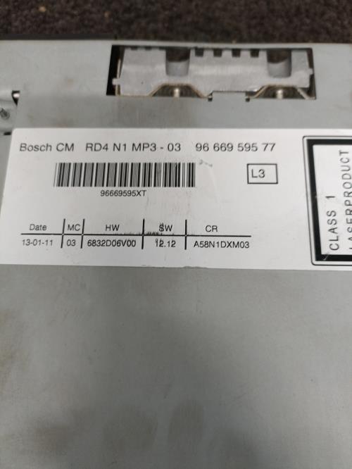 Image Autoradio d'origine - PEUGEOT 5008 1