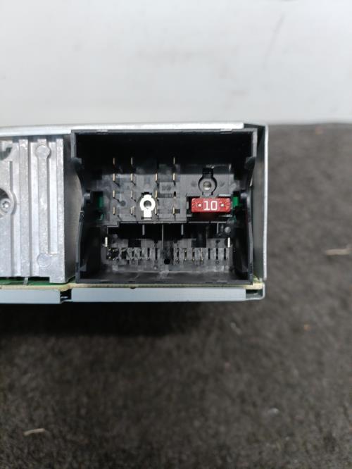 Image Autoradio d'origine - PEUGEOT 5008 1