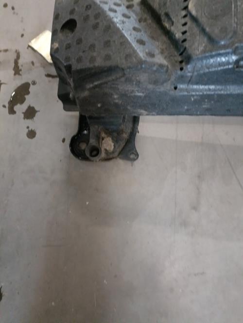 Image Renfort pare choc avant (traverse) - VOLKSWAGEN PASSAT 5