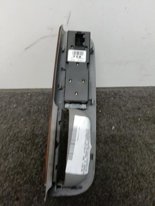 Image Interrupteur de leve vitre avant gauche - VOLKSWAGEN PASSAT 4