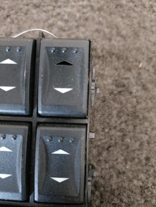 Image Interrupteur de leve vitre avant gauche - FORD MONDEO 2