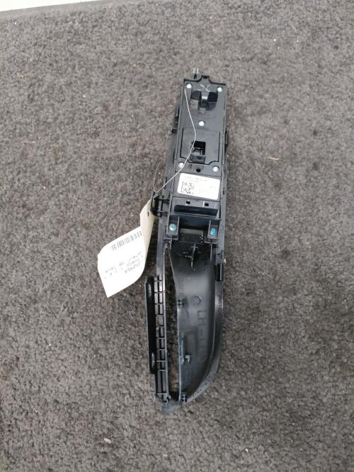 Image Interrupteur de leve vitre avant gauche - FORD FOCUS 3