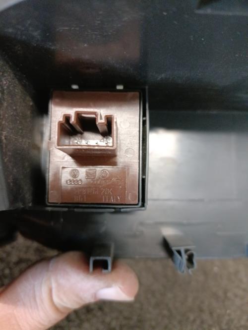 Image Interrupteur de leve vitre avant gauche - SEAT IBIZA 4