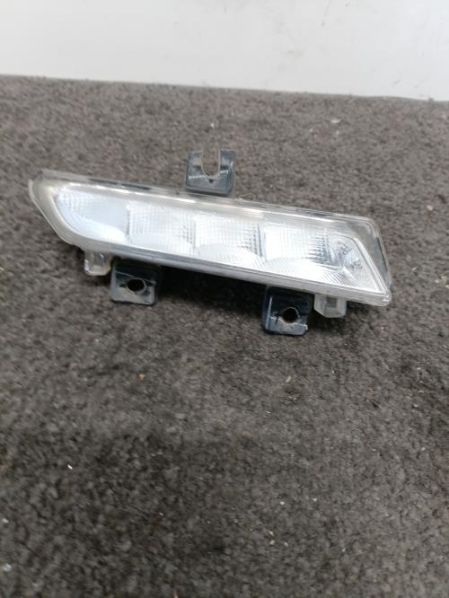 Image Feu diurne avant gauche - RENAULT CAPTUR 1