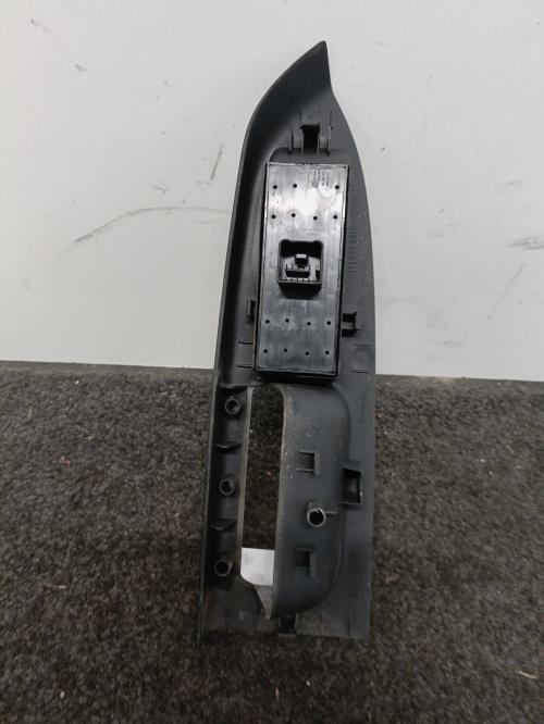 Image Interrupteur de leve vitre avant gauche - VOLKSWAGEN TOURAN 1