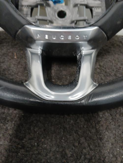 Image Volant - PEUGEOT 208 1