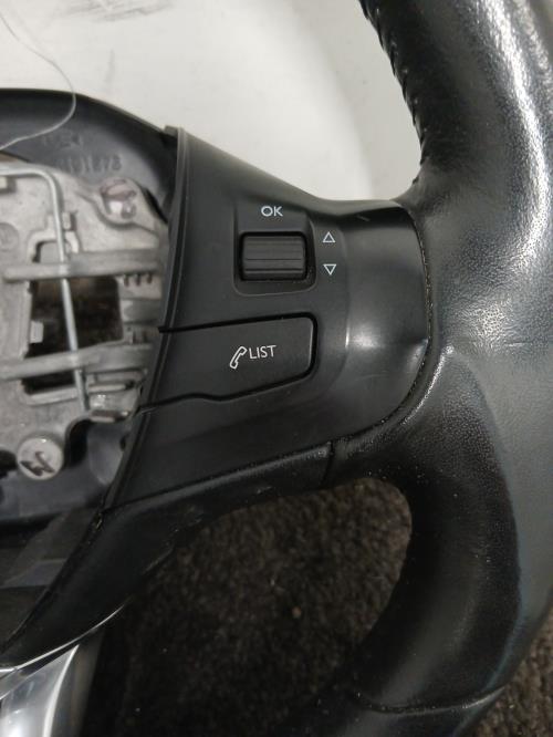 Image Volant - PEUGEOT 208 1