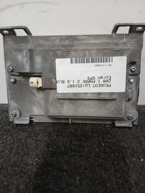 Image Ecran GPS - PEUGEOT 208 1