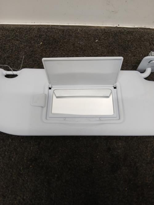 Image Pare soleil droit - PEUGEOT 208 2