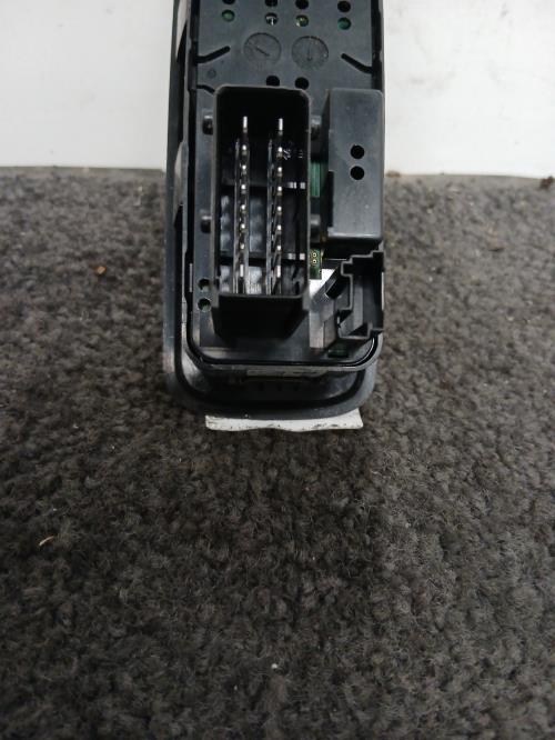Image Interrupteur de leve vitre avant gauche - CITROEN C3 2
