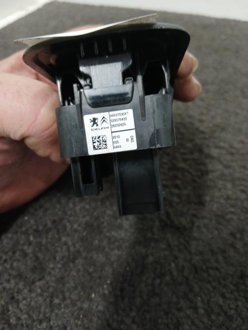 Image Interrupteur de leve vitre avant gauche - CITROEN C3 2