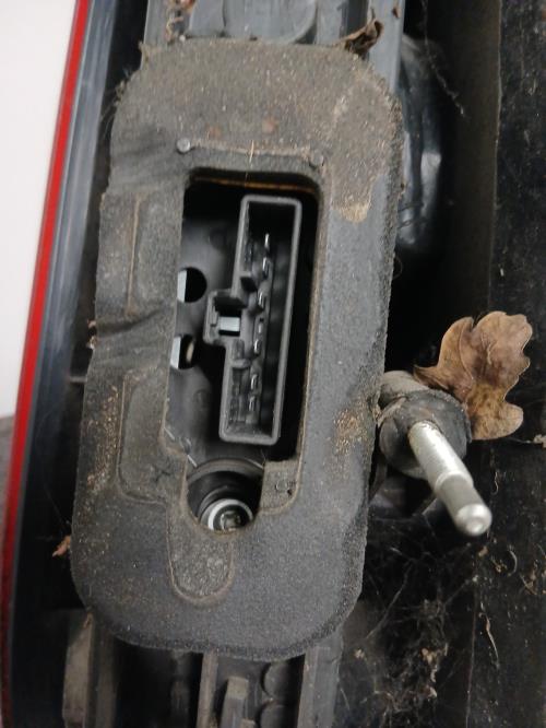 Image Feu arriere principal droit (feux) - FORD C-MAX 1