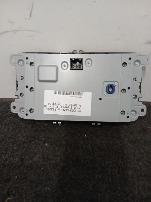 Image Autoradio d'origine - VOLKSWAGEN POLO 5