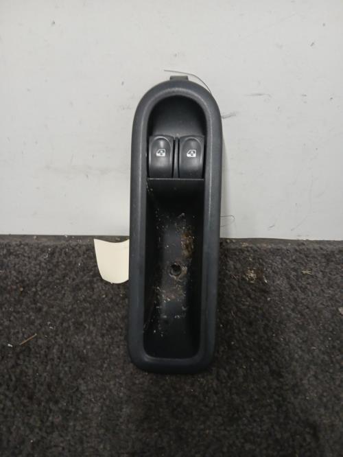 Image Interrupteur de leve vitre avant gauche - RENAULT TWINGO 2