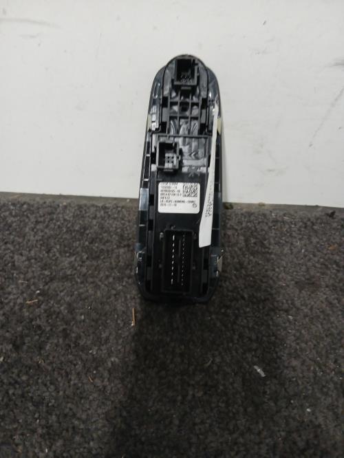 Image Interrupteur de leve vitre avant gauche - PEUGEOT 308 2 SW