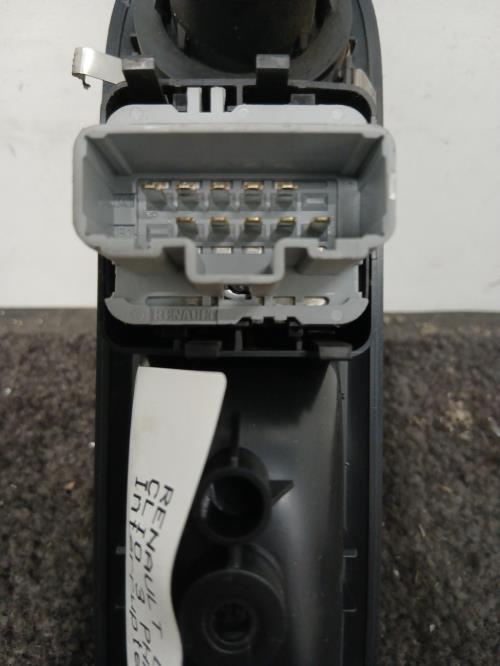 Image Interrupteur de leve vitre avant gauche - RENAULT CLIO 3