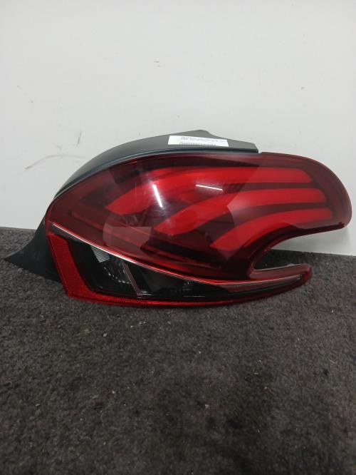Image Feu arriere principal droit (feux) - PEUGEOT 208 1