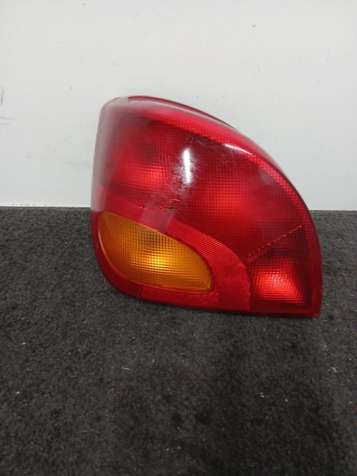 Image Feu arriere principal gauche (feux) - FORD FIESTA 4