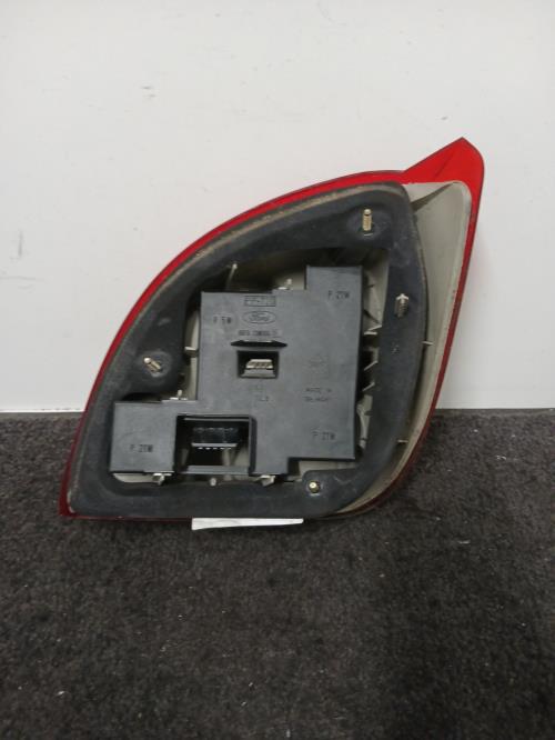 Image Feu arriere principal gauche (feux) - FORD FIESTA 4
