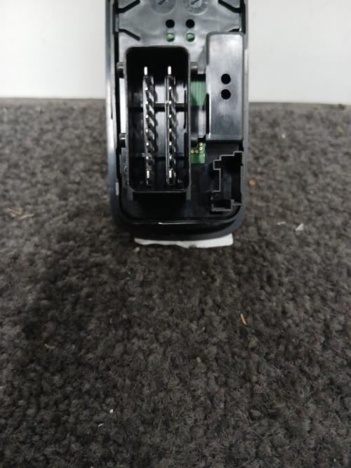 Image Interrupteur de leve vitre avant gauche - CITROEN C3 2