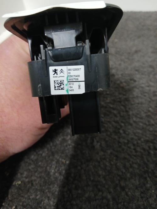 Image Interrupteur de leve vitre avant gauche - CITROEN C3 2