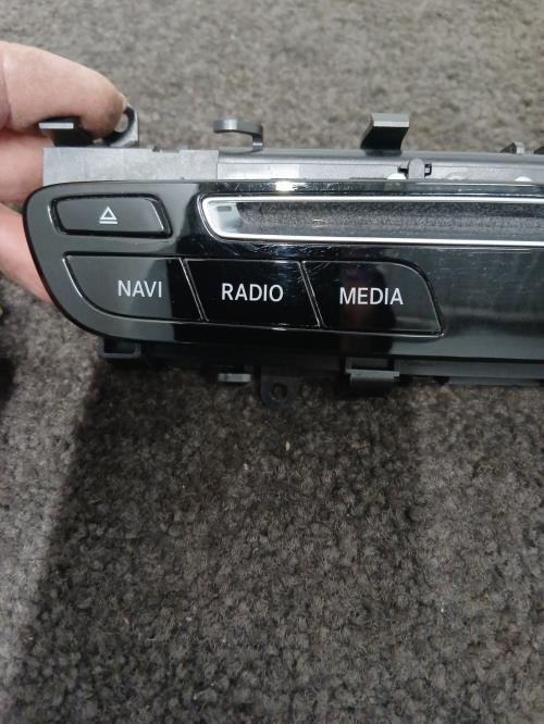 Image Facade autoradio - MERCEDES CLASSE GLC 253