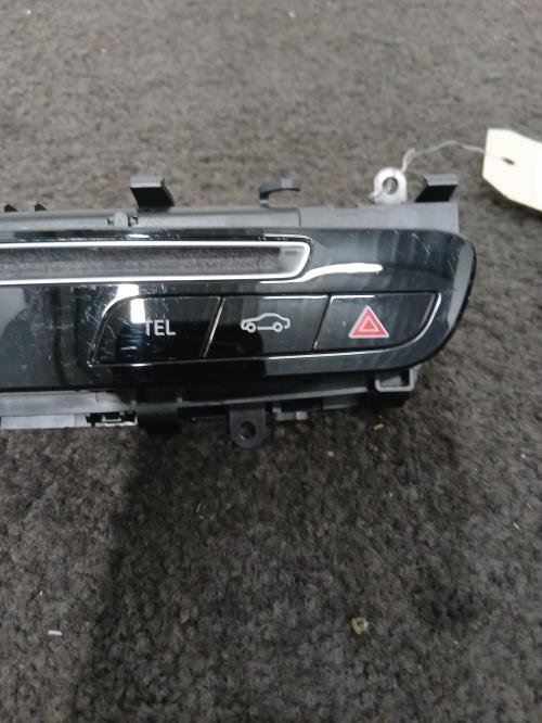 Image Facade autoradio - MERCEDES CLASSE GLC 253