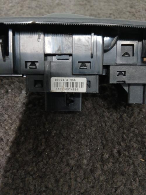 Image Interrupteur de leve vitre avant gauche - FIAT PUNTO 3