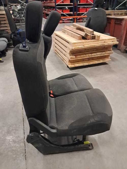 Image Siege avant droit (banquette double) - CITROEN BERLINGO 3 M