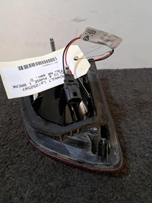 Image Feu arriere secondaire droit (feux) - RENAULT CLIO 4