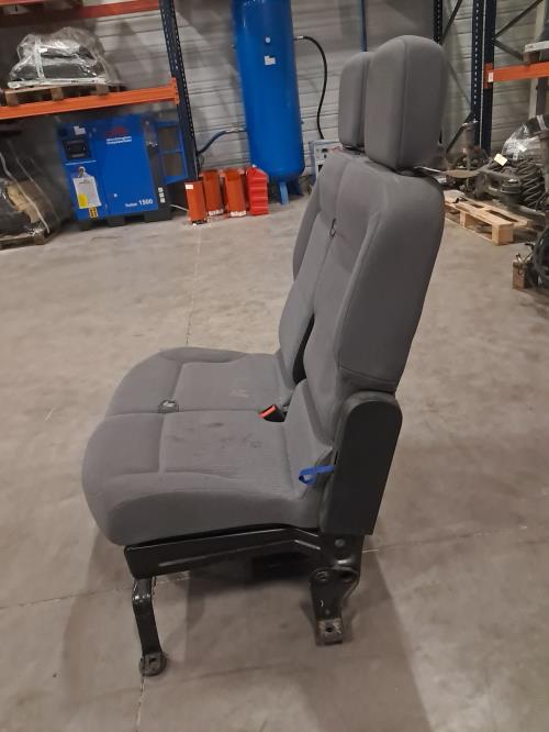 Image Siege avant droit (banquette double) - PEUGEOT PARTNER 2
