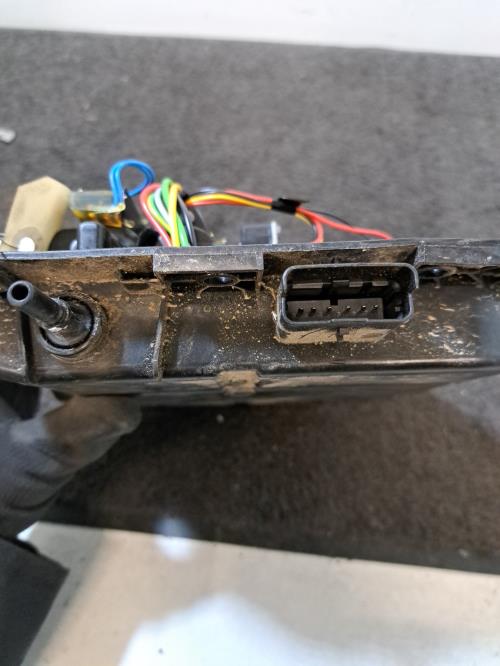 Image Pompe AdBlue - PEUGEOT 208 1