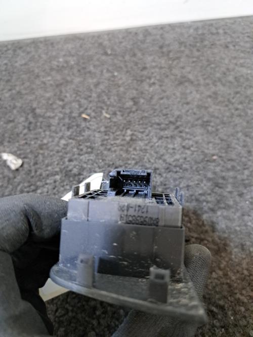 Image Interrupteur de leve vitre avant gauche - AUDI A1 1