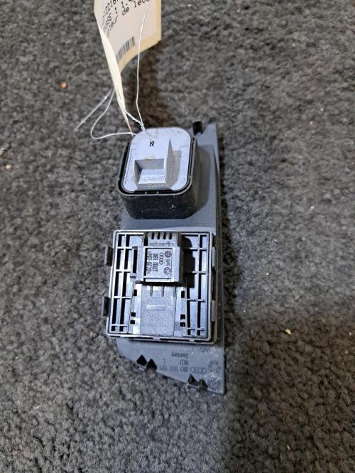 Image Interrupteur de leve vitre avant gauche - AUDI A1 1