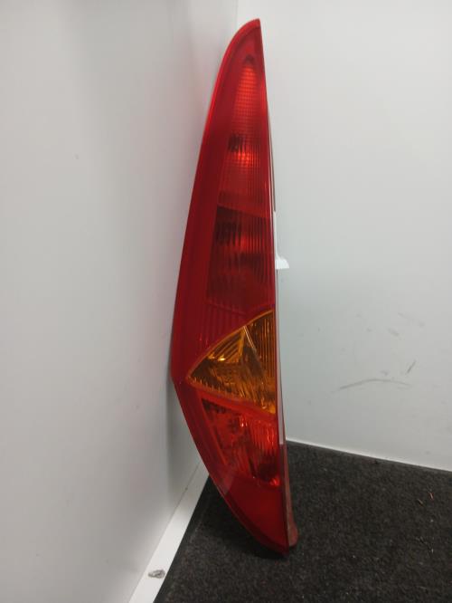 Image Feu arriere principal gauche (feux) - FIAT PUNTO 2