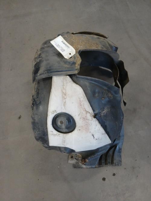 Image Pare boue avant gauche - RENAULT MEGANE 3