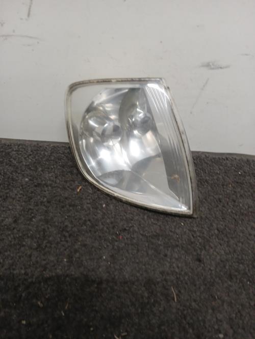 Image Optique avant secondaire droit (feux)(clignotant) - VOLKSWAGEN POLO 3