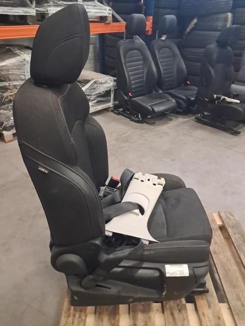 Image Siege avant droit - RENAULT MEGANE 4