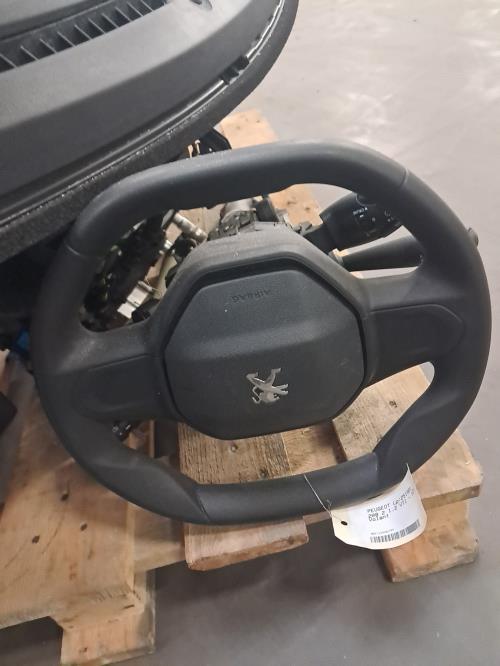 Image Planche de bord complete - PEUGEOT 208 2