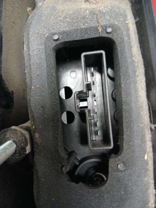 Image Feu arriere principal gauche (feux) - FORD C-MAX 1