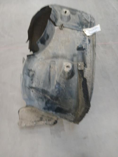 Image Pare boue avant droit - MERCEDES CLASSE R 251