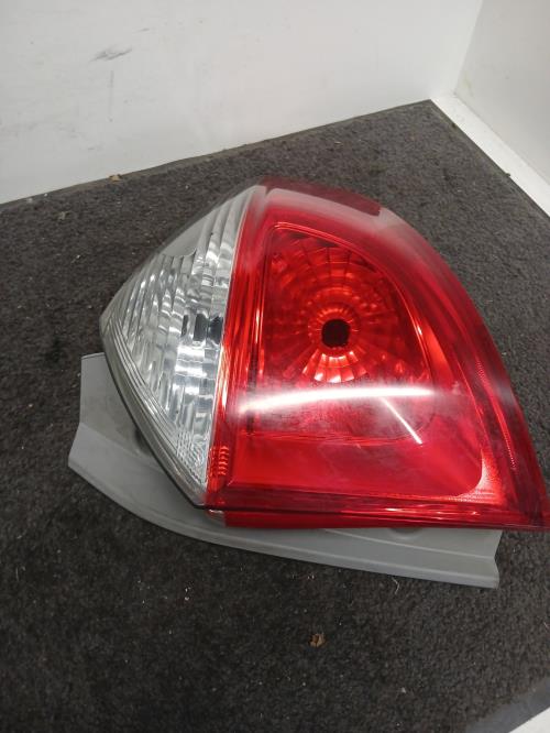 Image Feu arriere principal droit (feux) - TOYOTA VERSO-S