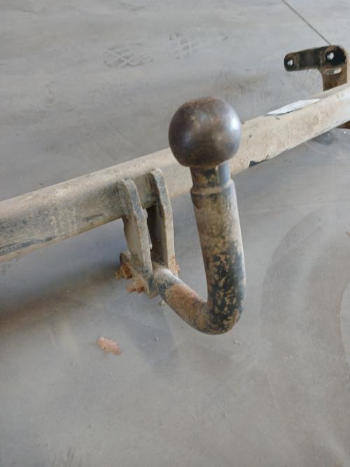 Image Attelage (boule de remorquage) - PEUGEOT 208 1