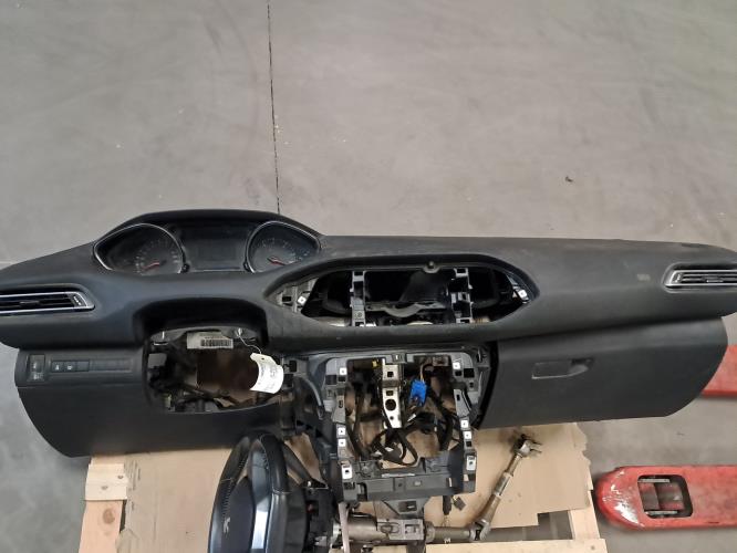 Image Planche de bord complete - PEUGEOT 308 2