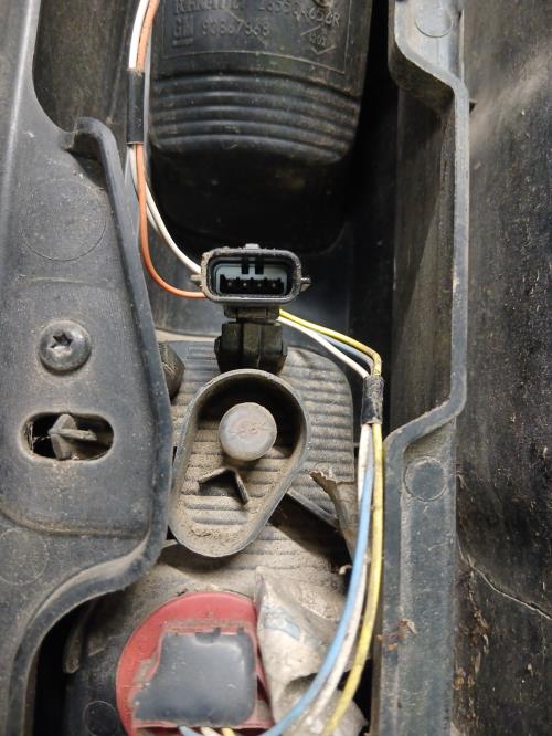Image Feu arriere principal droit (feux) - RENAULT TRAFIC 3 COURT