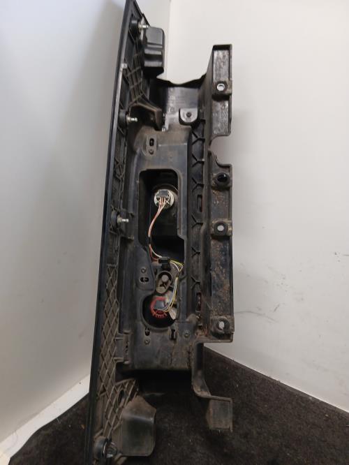 Image Feu arriere principal droit (feux) - RENAULT TRAFIC 3 COURT