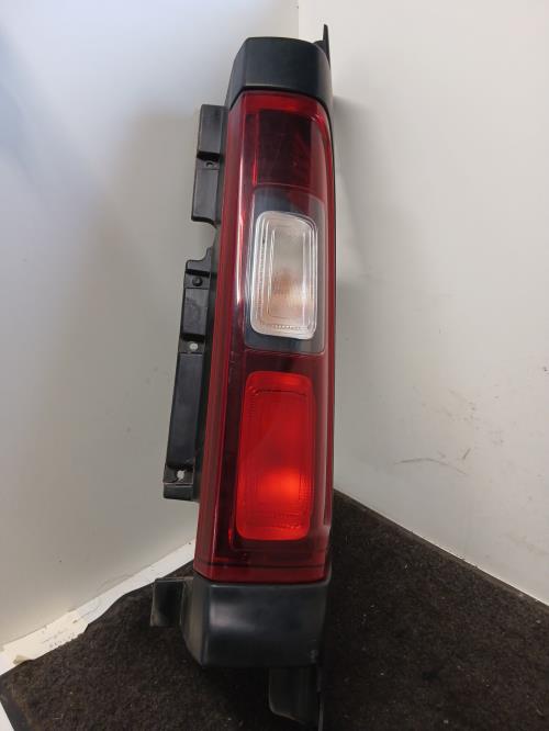 Image Feu arriere principal droit (feux) - RENAULT TRAFIC 3 COURT