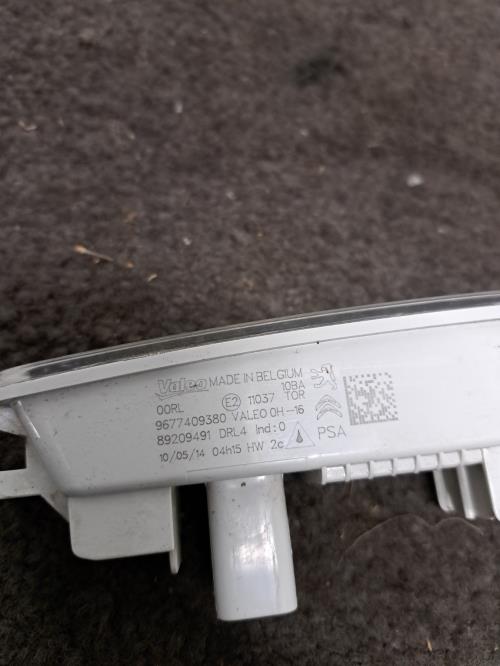 Image Feu diurne avant droit - CITROEN C3 PICASSO