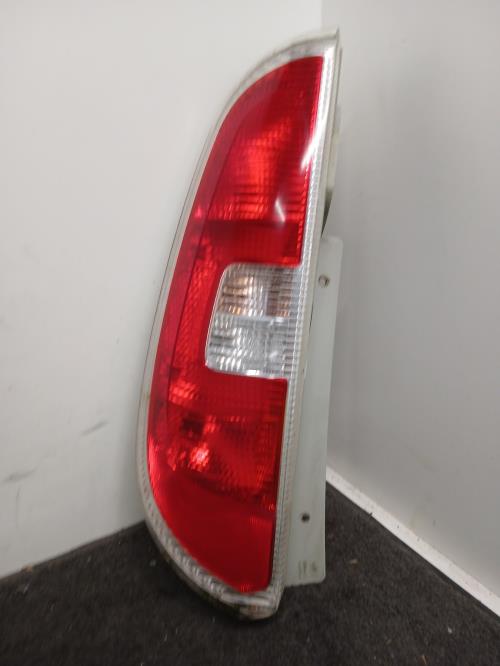 Image Feu arriere principal gauche (feux) - SKODA ROOMSTER